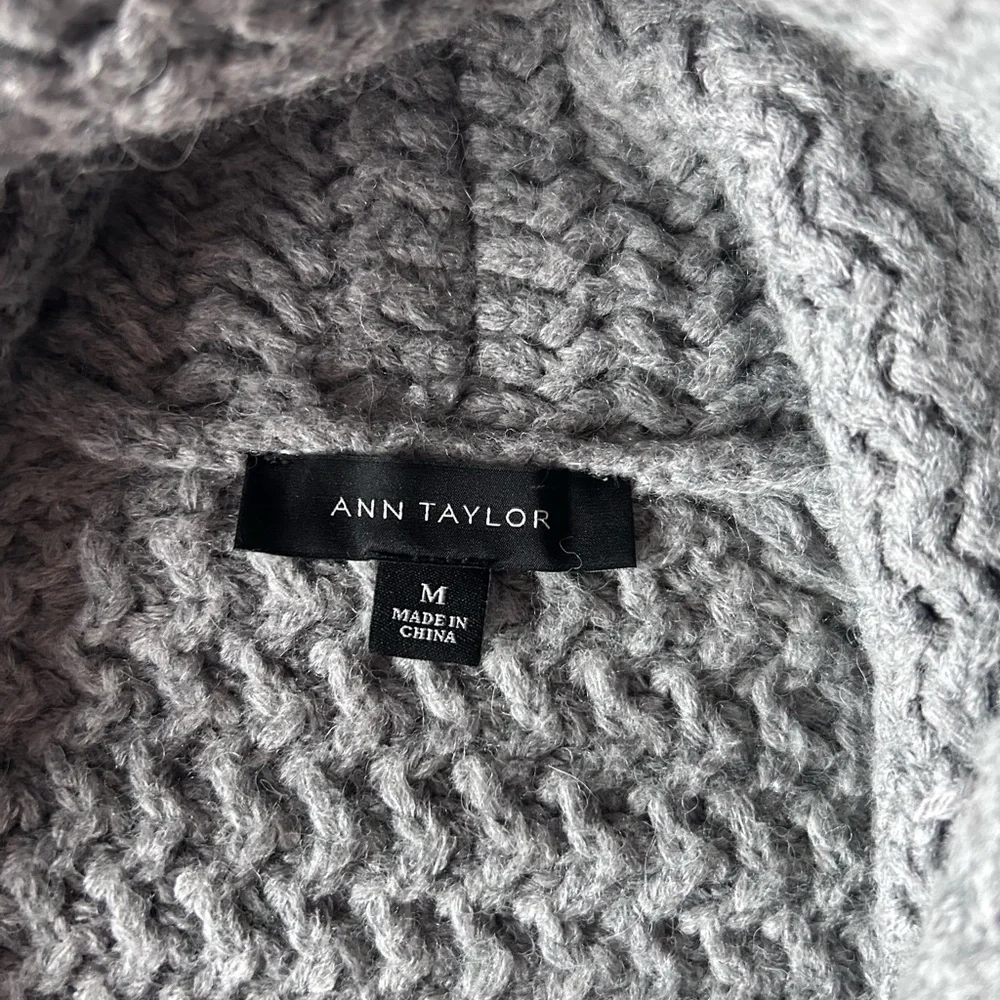 Ann Taylor‎ Textured Knit Cardigan - Chunky Gray Merino and Alpaca blend knit. - Picture 3 of 4